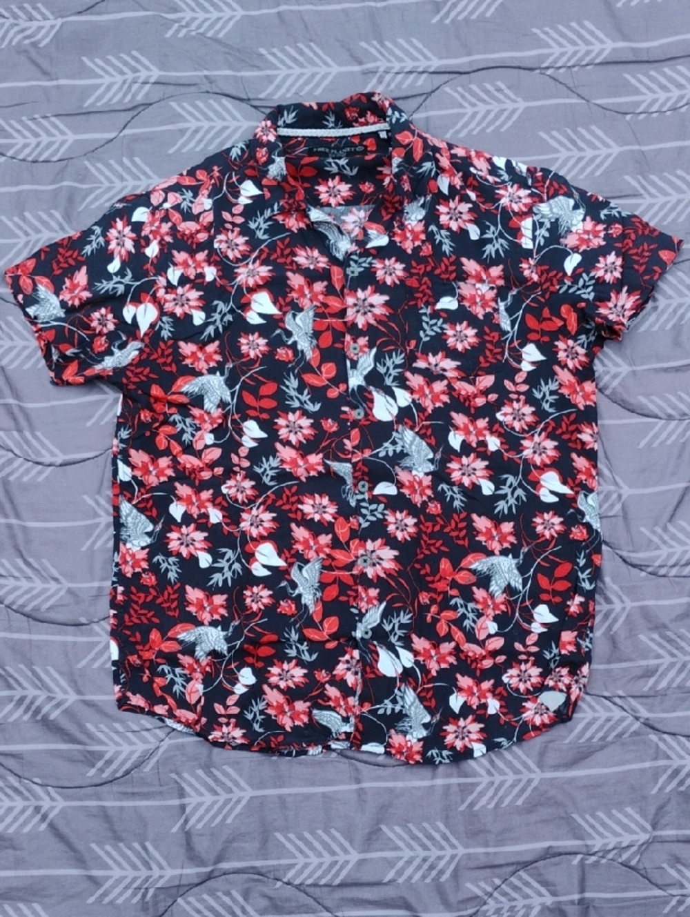 Free Planet Floral Shirt Size Medium